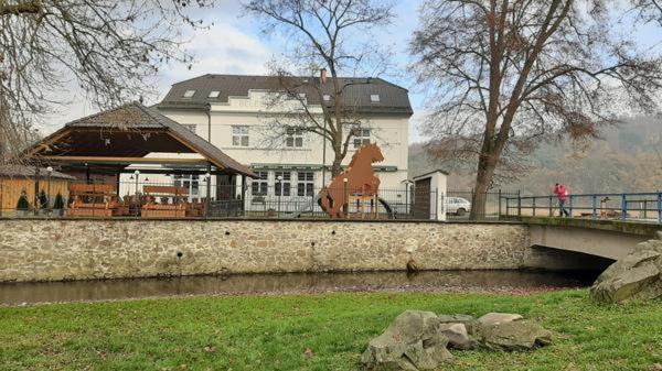 Penzion A Restaurace Belecky Mlyn Pteni Exterior foto