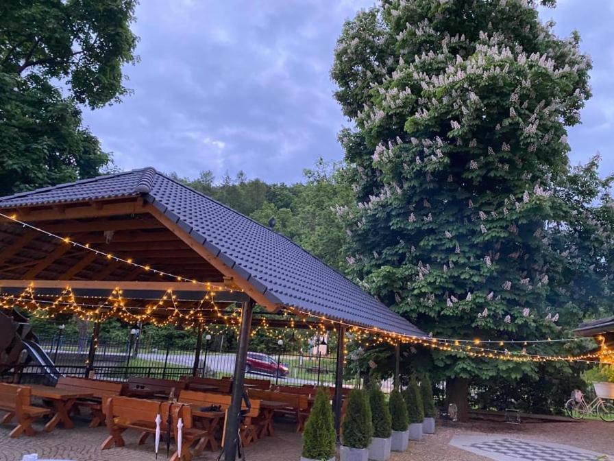 Penzion A Restaurace Belecky Mlyn Pteni Exterior foto
